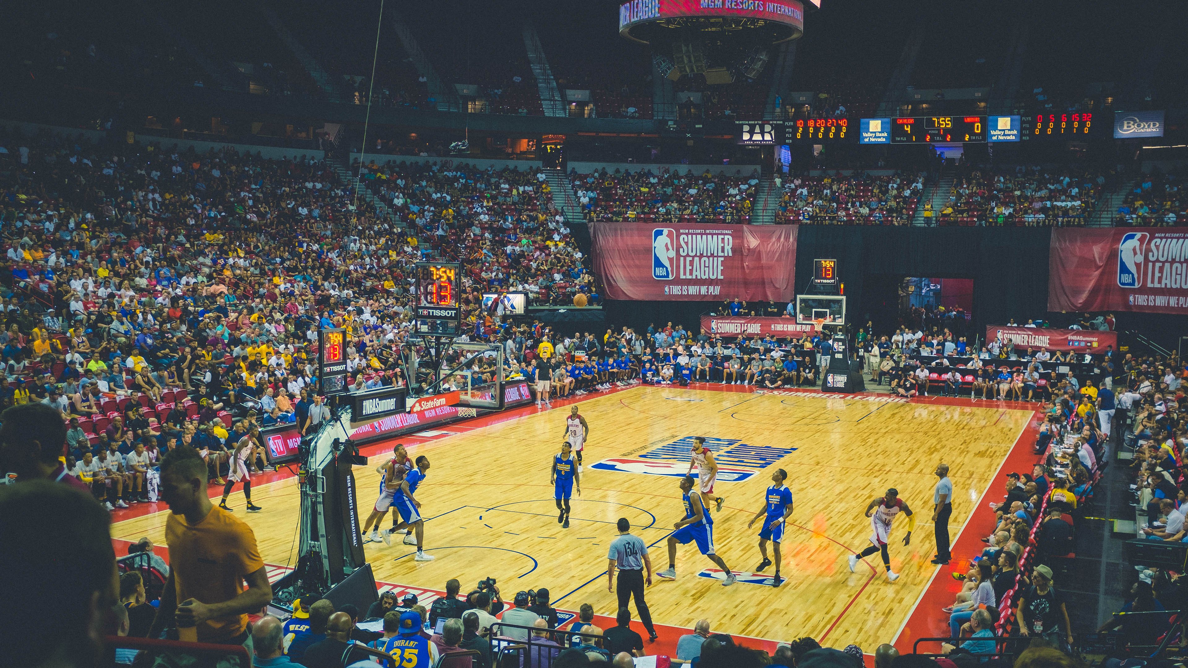 开云体育在线-“简阳文体中心篮球赛：极速反击与精妙配合，决战终极冠军”